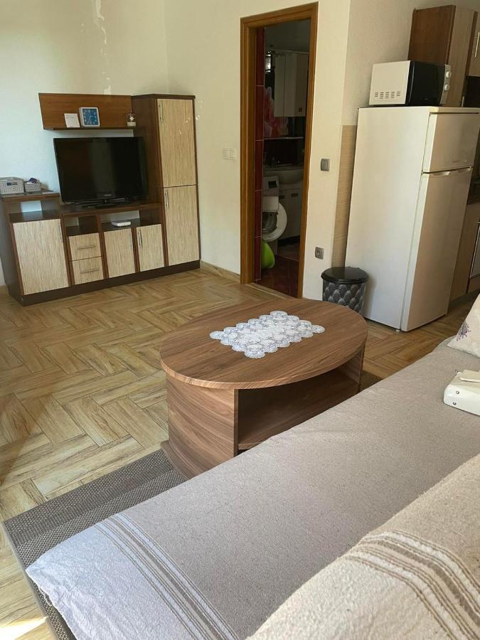 Apartman Edi ニン エクステリア 写真